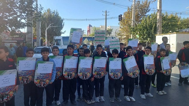 آغاز راهپیمایی ضد آمریکایی و ضد اسرائیلی ۱۳ آبان در گلستان آغاز راهپیمایی ضد آمریکایی و ضد اسرائیلی ۱۳ آبان در گلستان