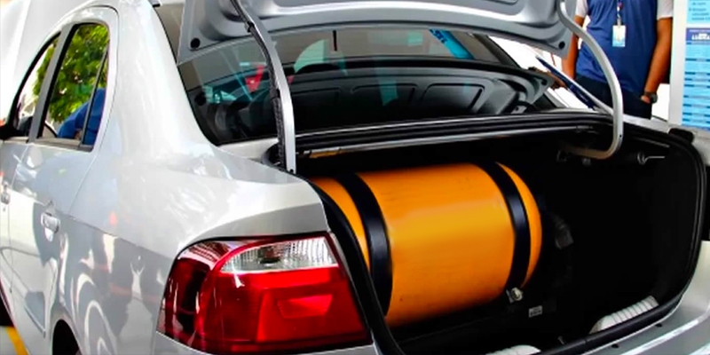 توسعه خودروهای دوگانه سوز گامی مؤثر در کاهش آلودگی هوای تهران توسعه خودروهای دوگانه سوز گامی مؤثر در کاهش آلودگی هوای تهران