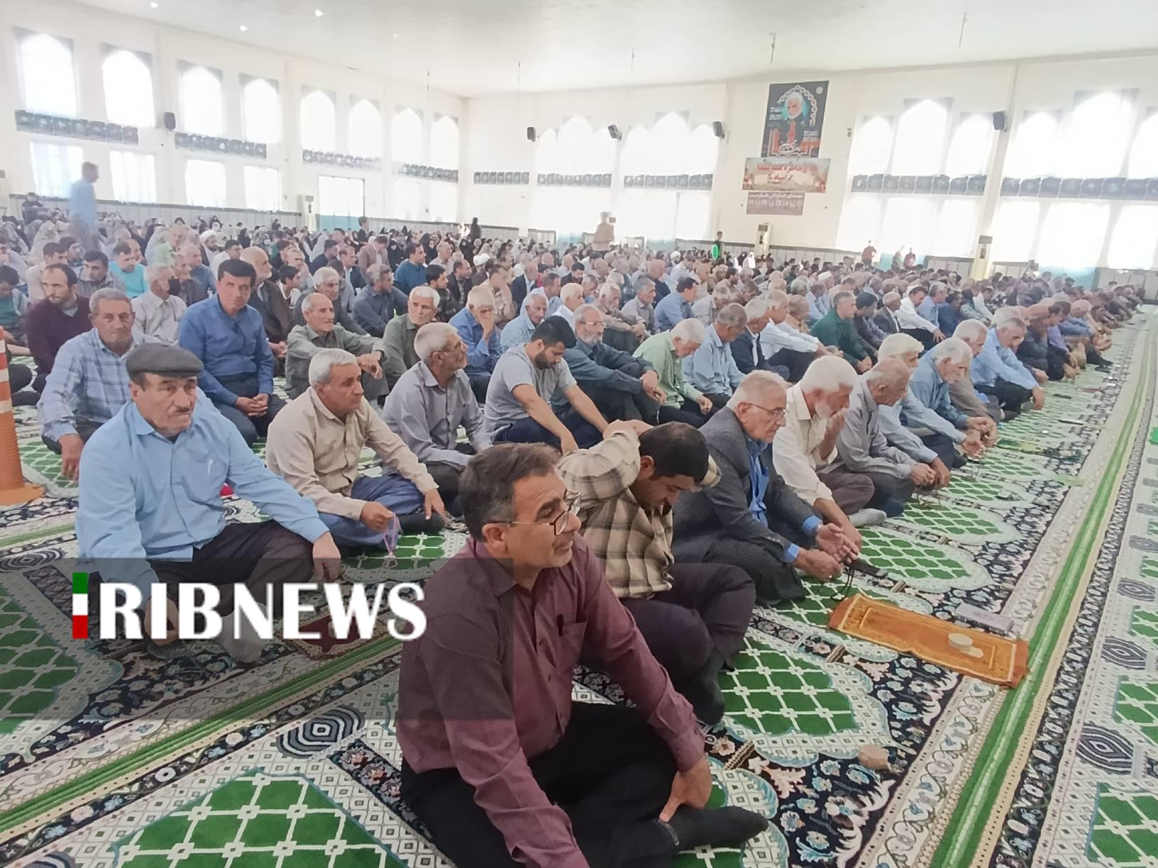 تقابل ایران با آمریکا تقابل جبهه توحیدی با استبکار جهانیست