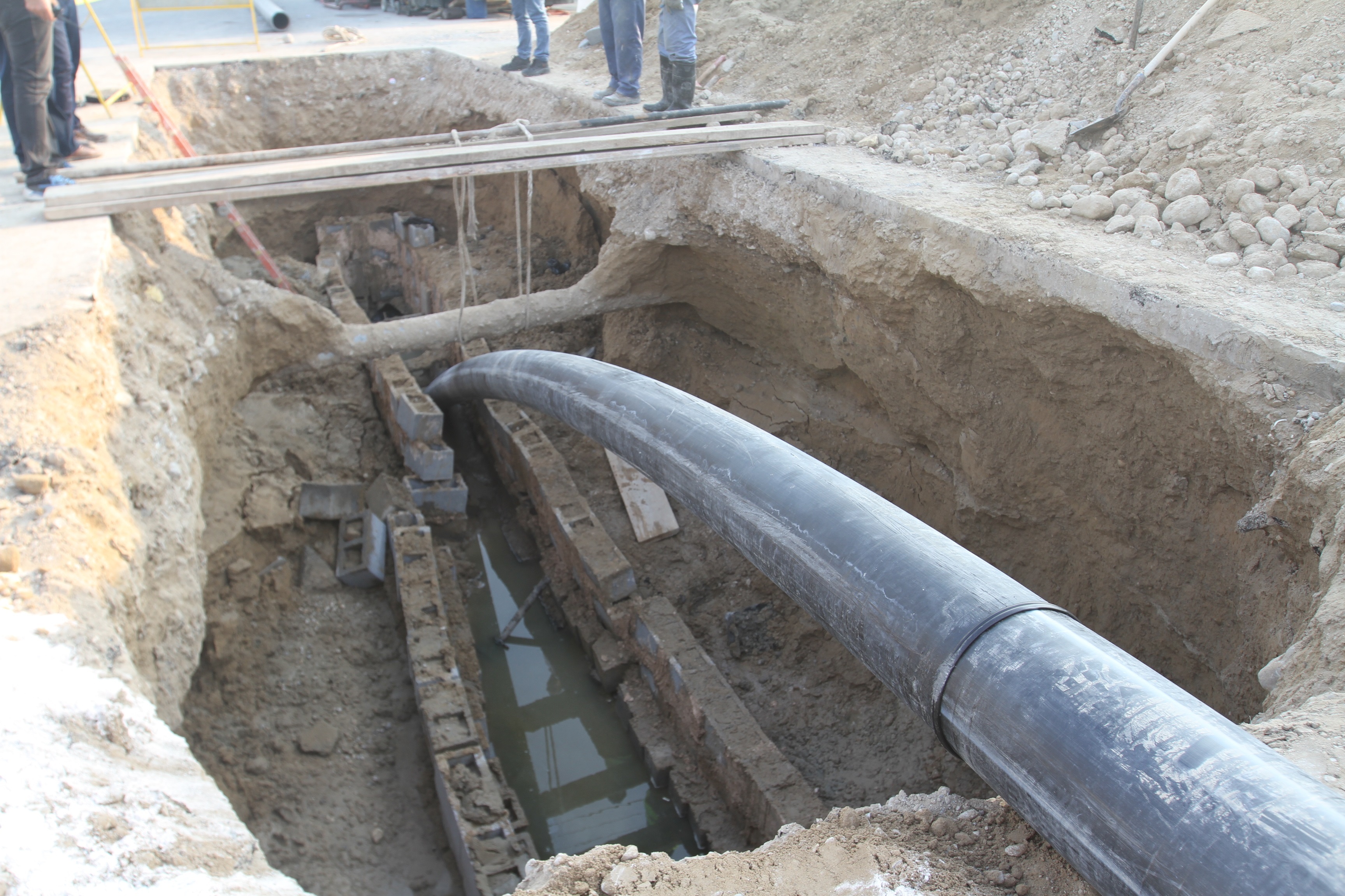 بازسازی و توسعه ۱۸ کیلومتر شبکه فاضلاب در ایلام بازسازی و توسعه ۱۸ کیلومتر شبکه فاضلاب در ایلام