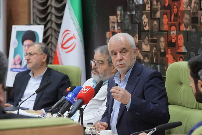 رئیس بنیاد شهید و امور ایثارگران گفت: هوشیاری مستمر در مقابل تهدیدها رکن جدایی ناپذیر پدافند غیر عامل است. رئیس بنیاد شهید و امور ایثارگران گفت: هوشیاری مستمر در مقابل تهدیدها رکن جدایی ناپذیر پدافند غیر عامل است.