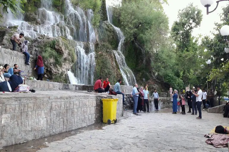 مقاوم سازی صخره های آبشار نیاسر در دستور کار قرار گرفت مقاوم سازی صخره های آبشار نیاسر در دستور کار قرار گرفت