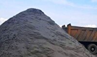 توقیف کامیون حامل خاک معدنی قاچاق در شفت