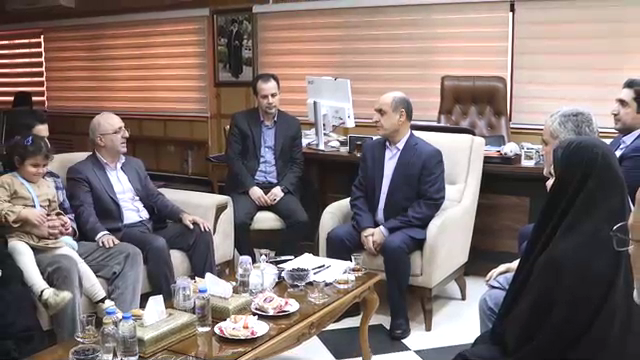 تجلیل از خانواده نخستین شهید مدافع سلامت گیلان و همسر جانباز ۷۰ درصد تجلیل از خانواده نخستین شهید مدافع سلامت گیلان و همسر جانباز ۷۰ درصد