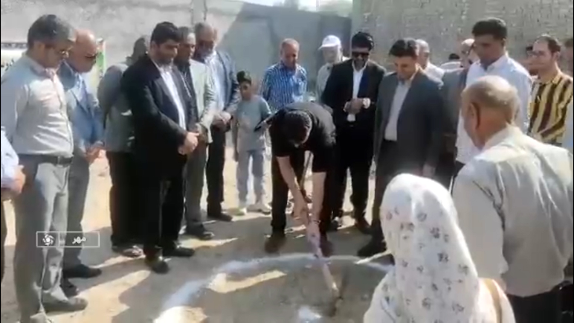 ساخت مدرسه توسط خیر جوان روستای شول شهرستان مهر ساخت مدرسه توسط خیر جوان روستای شول شهرستان مهر