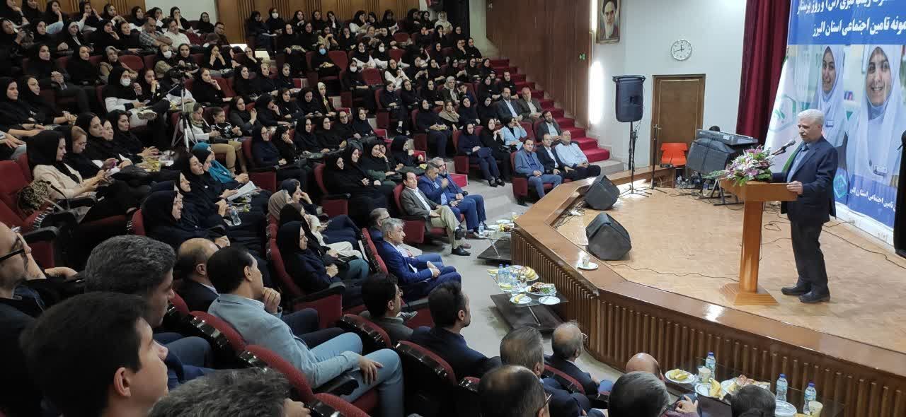 مدیر درمان تأمین اجتماعی البرز: پرستاران در تمام شرایط در کنار بیماران هستند و تعطیلی برایشان معنا ندارد / لزوم توجه ویژه به جبران زحمات پرستاران و ایجاد سازوکارهای حمایتی ویژه برای آنان مدیر درمان تأمین اجتماعی البرز: پرستاران در تمام شرایط در کنار بیماران هستند و تعطیلی برایشان معنا ندارد / لزوم توجه ویژه به جبران زحمات پرستاران و ایجاد سازوکارهای حمایتی ویژه برای آنان