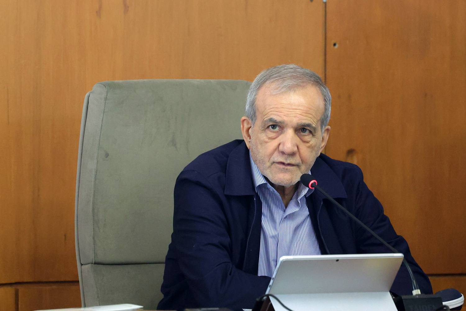 دستگاهها، بر اساس عملکرد حقوق و پاداش پرداخت کنند دستگاهها، بر اساس عملکرد حقوق و پاداش پرداخت کنند