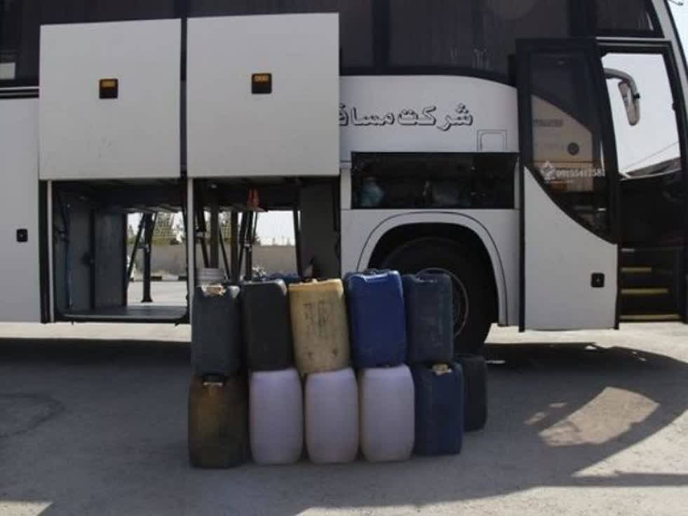 کشف سوخت فاقد مجوز در شهرستان بوانات کشف سوخت فاقد مجوز در شهرستان بوانات