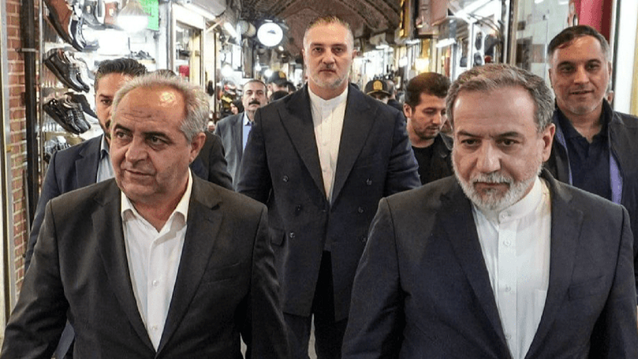 گشت صمیمی وزیر امور خارجه در بازار تاریخی تبریز گشت صمیمی وزیر امور خارجه در بازار تاریخی تبریز