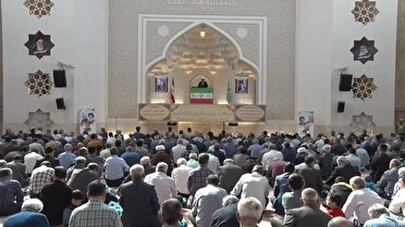 انسان باتقوا در برابر هیچ قدرتی سر تسلیم فرود نمیآورد انسان باتقوا در برابر هیچ قدرتی سر تسلیم فرود نمیآورد