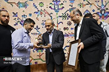 بازدید رئیس رسانه ملی از فدراسیون کشتی و دیدار با ملی پوشان