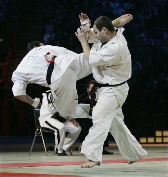 رقابت بیش از ۳۰۰ کاراته کا در شیراز رقابت بیش از ۳۰۰ کاراته کا در شیراز