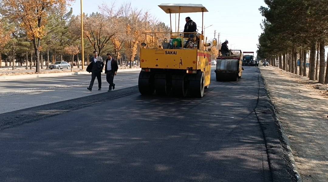اجرای طرح نهضت آسفالت در شهرستان مبارکه