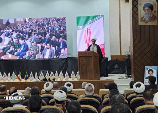 بسیجیان در هر لباسی برای خدمت حاضرند