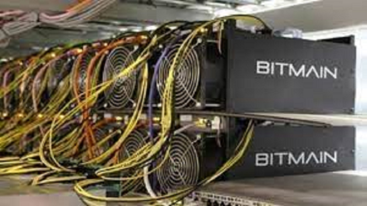 کشف تعداد ۲۳ دستگاه ماینر قاچاق در تبریز