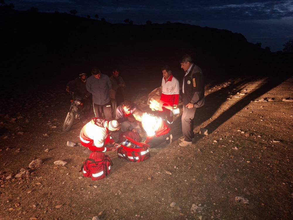 امداد موفق هلال‌احمر در منطقه صعب‌العبور دُمَک آبدانان