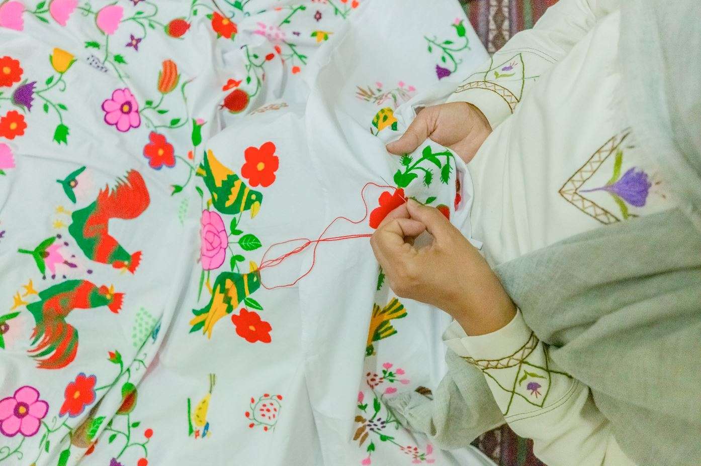 رودوزی‌های سنتی خراسان جنوبی؛ روایت رنگ، عشق و صبر مردمان کویر