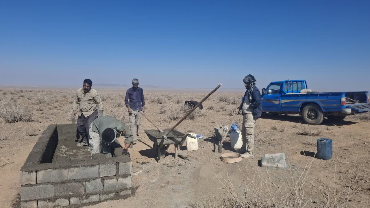 احداث سه آبشخور جدید برای تقویت زیستگاه گورخر ایرانی در منطقه قره‌تپه خاتم