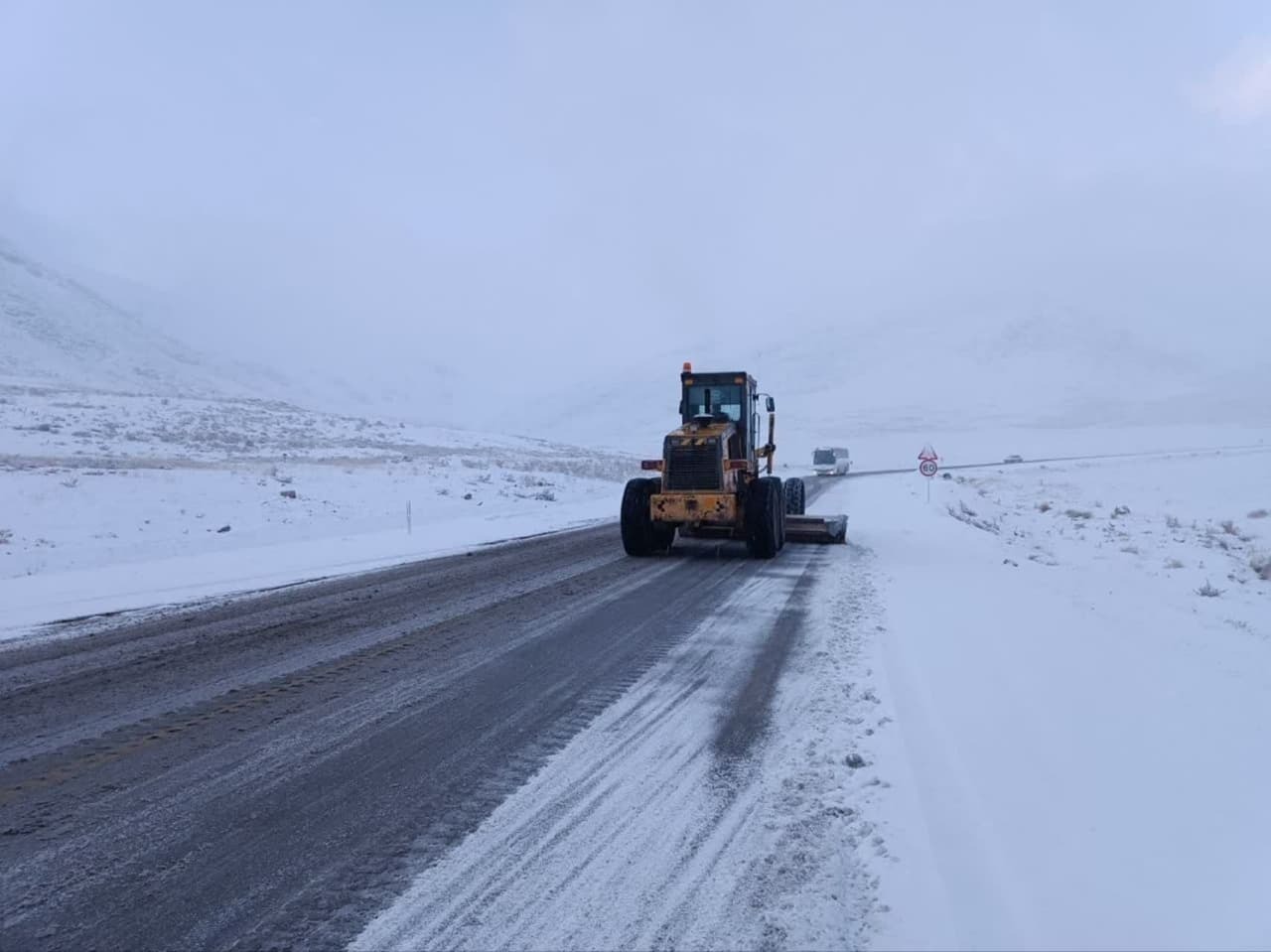 تردد در محورهای مواصلاتی آذربایجان غربی برقرار است تردد در محورهای مواصلاتی آذربایجان غربی برقرار است