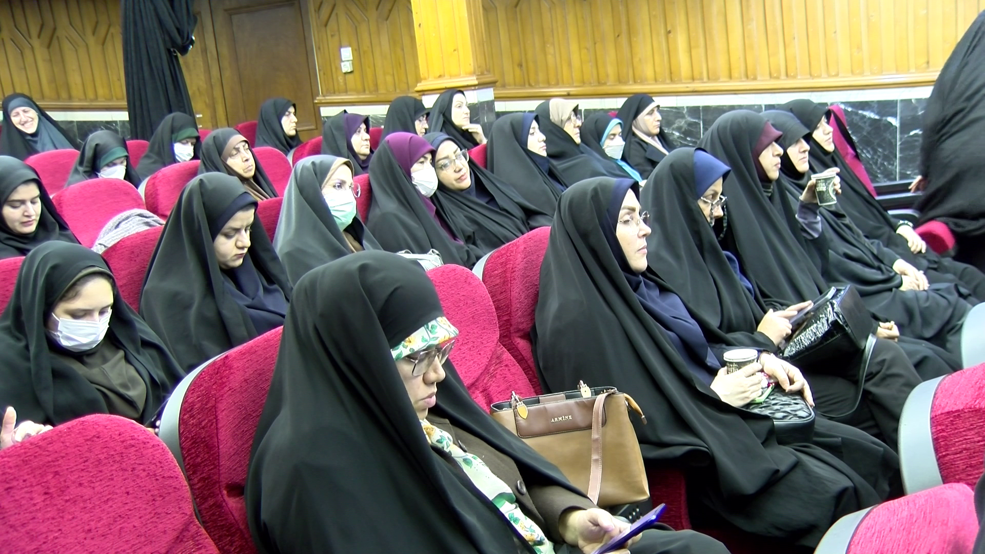 همایش گوهرانه با محوریت سبک زندگی سالم در رشت