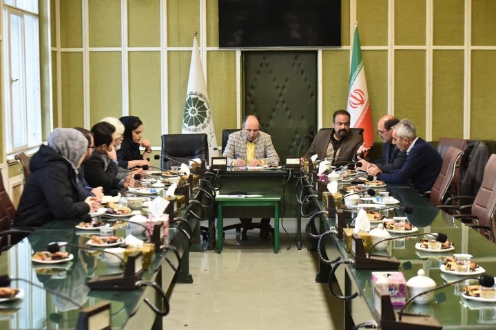 بررسی چالش‌ها و فرصت‌های سرمایه‌گذاری گردشگری و صنایع‌دستی در ارومیه