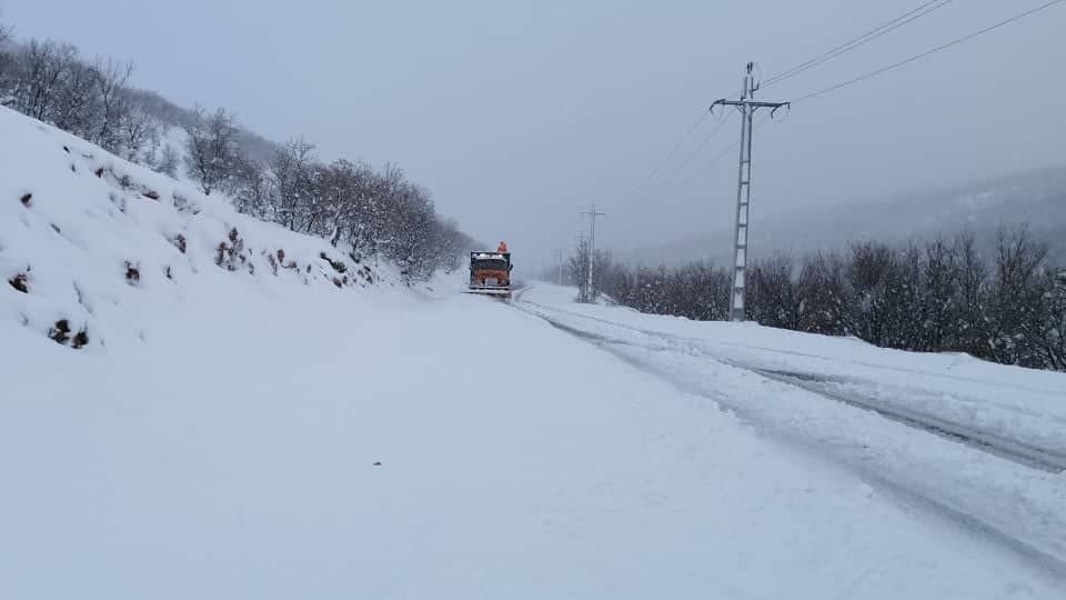 امکان‌پذیر نبودن تردد در گردنه‌های سردشت بدون زنجیرچرخ