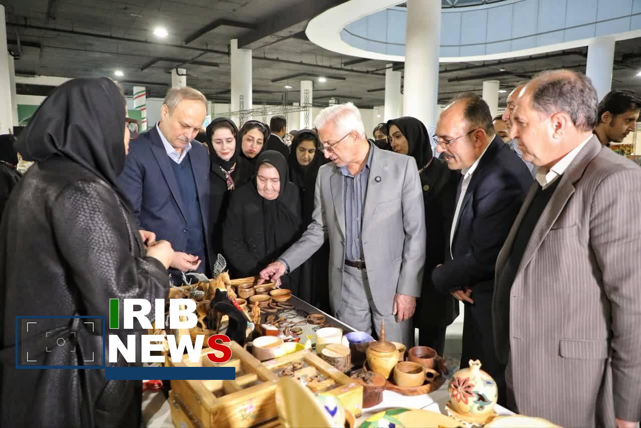 افتتاح نمایشگاه بانوان کارآفرین در بجنورد افتتاح نمایشگاه بانوان کارآفرین در بجنورد