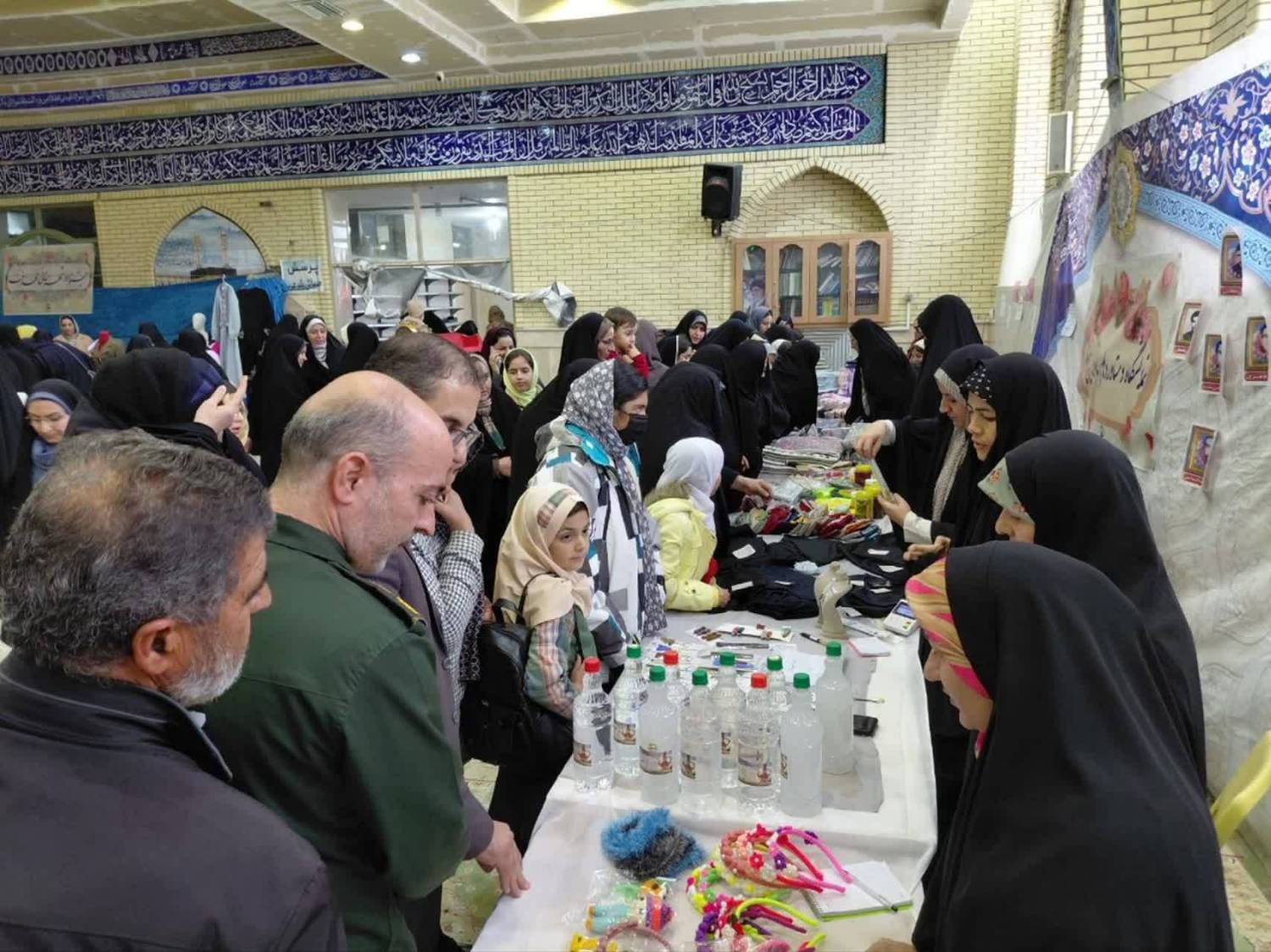 جشن بزرگ ریحانه در بویین میاندشت جشن بزرگ ریحانه در بویین میاندشت