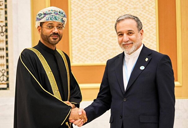 دیدار و گفتوگوی وزرای خارجه ایران و عمان