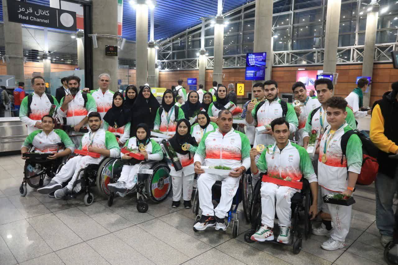 بازگشت جمعی از افتخار آفرینان کشورمان از بازیهای پاراآسیایی جوانان بازگشت جمعی از افتخار آفرینان کشورمان از بازیهای پاراآسیایی جوانان