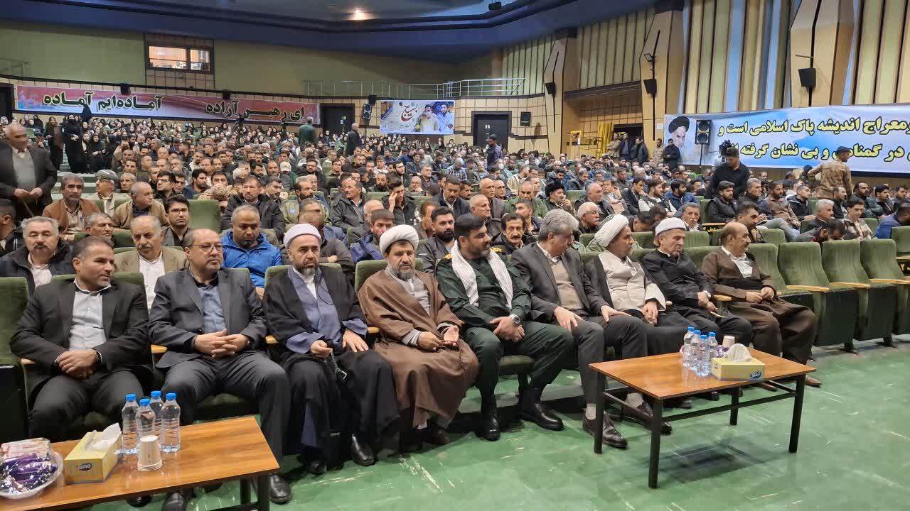 اجتماع بزرگ بسیجیان مهاباد در سالروز تأسیس بسیج مستضعفان اجتماع بزرگ بسیجیان مهاباد در سالروز تأسیس بسیج مستضعفان