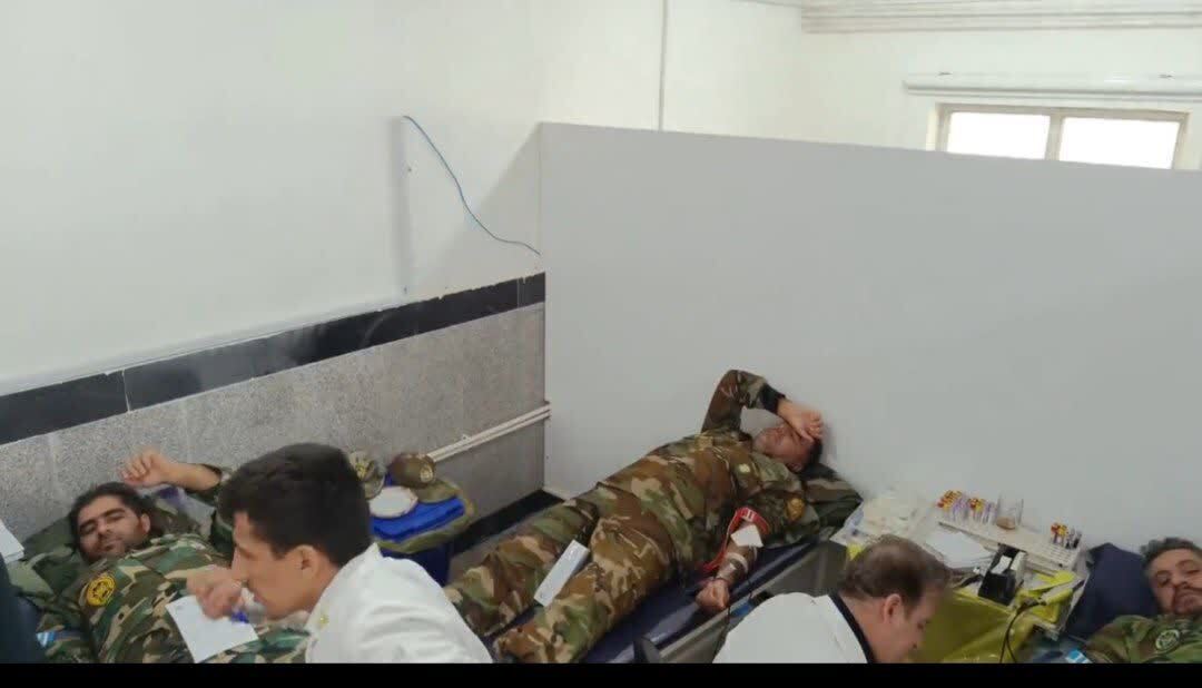 اهدای خون؛ حرکت خداپسندانه کارکنان تیپ ۲۶۴ متحرک هجومی ارتش اهدای خون؛ حرکت خداپسندانه کارکنان تیپ ۲۶۴ متحرک هجومی ارتش