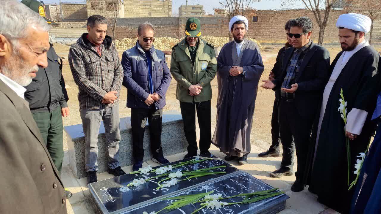 آیین میهمانی لالهها در تکاب برگزار شد آیین میهمانی لالهها در تکاب برگزار شد