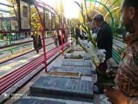 گل باران و عطرافشان قبور مطهر شهدا در فارس