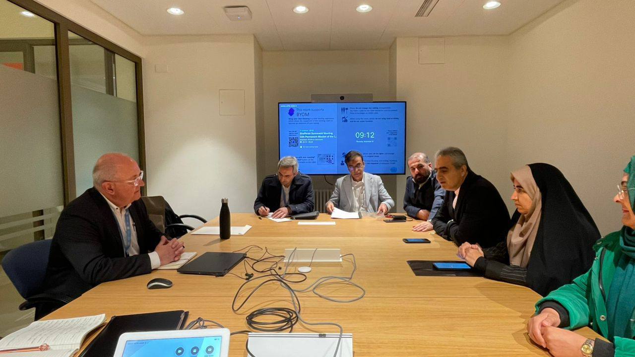 تمامی اقوام و مذاهب کشور تحت لوای هویتی ملی منسجم و متحد هستند تمامی اقوام و مذاهب کشور تحت لوای هویتی ملی منسجم و متحد هستند