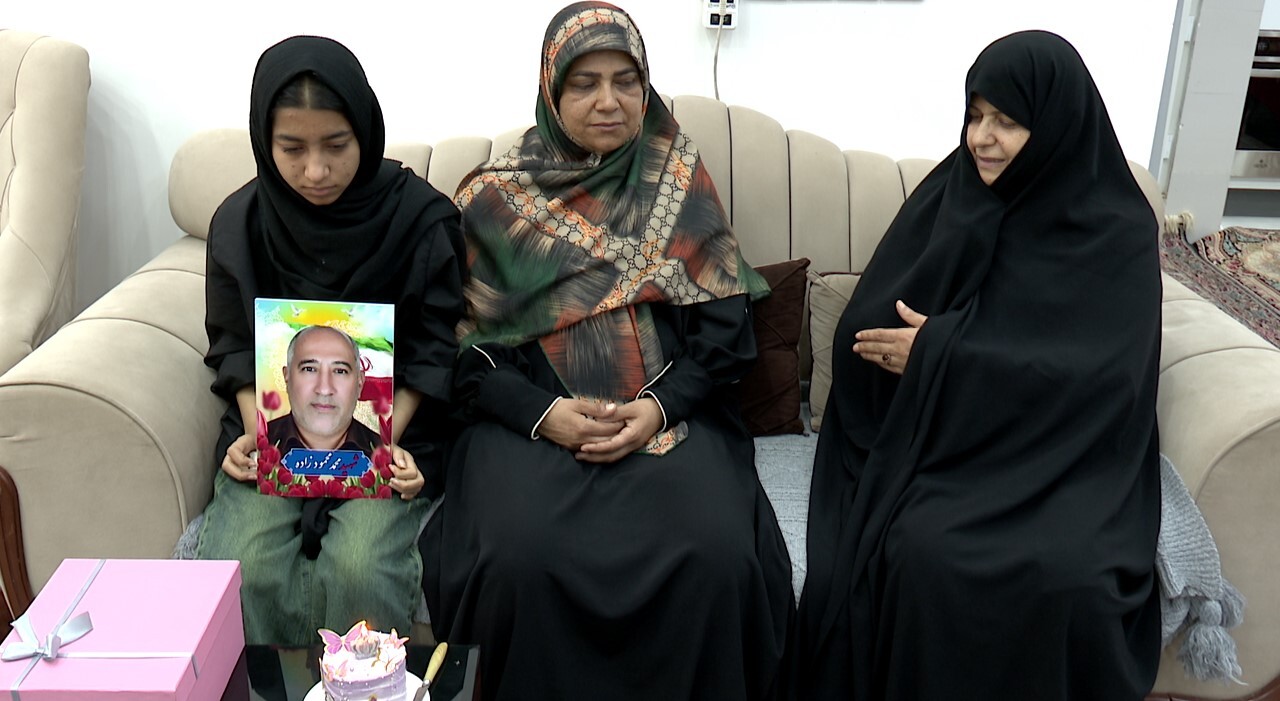 دیدار مدیر حوزه علمیه خواهران هرمزگان با خانواده شهید