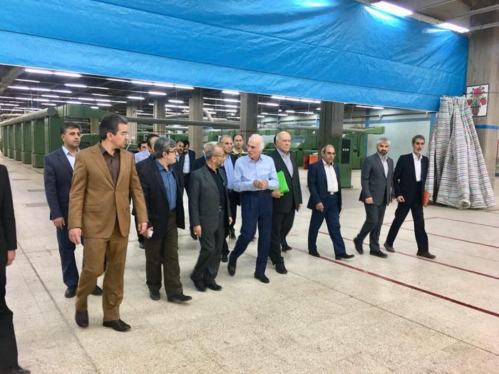 بازدید استاندار از کارخانه یزد باف
