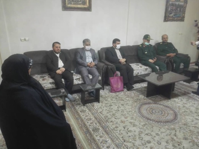 دیدار سردار غیاثی راد با خانواده شهید بابا