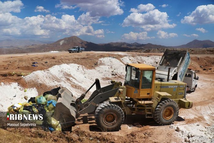 تخلیه و دفن پسماندهای کرونایی بیمارستانی در تبریز