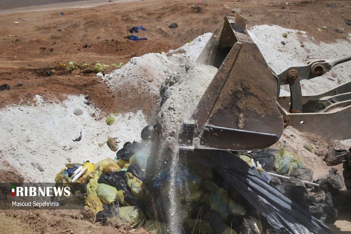 تخلیه و دفن پسماندهای کرونایی بیمارستانی در تبریز