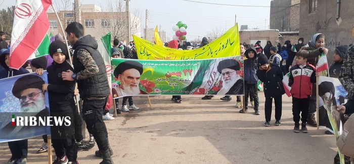 حضور کشاورزان مهدی آباد بزرگ در راهیپمایی ۲۲ بهمن ۱۴۰۱