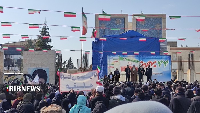 حضور کشاورزان مهدی آباد بزرگ در راهیپمایی ۲۲ بهمن ۱۴۰۱