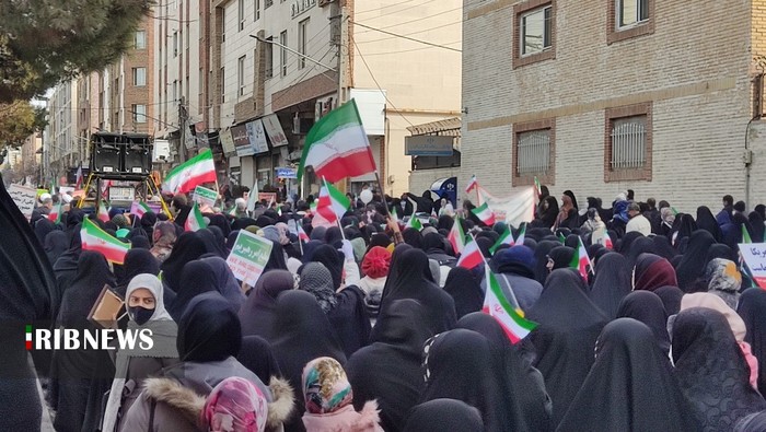 حضور کشاورزان مهدی آباد بزرگ در راهیپمایی ۲۲ بهمن ۱۴۰۱