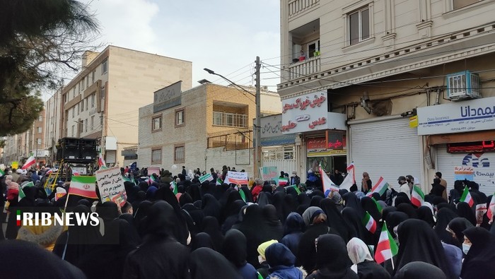 حضور کشاورزان مهدی آباد بزرگ در راهیپمایی ۲۲ بهمن ۱۴۰۱