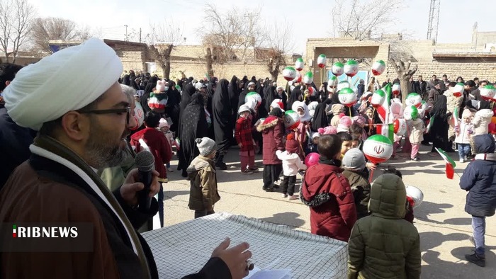 حضور مردم روستای خوزنین در راهیپمایی ۲۲ بهمن ۱۴۰۱