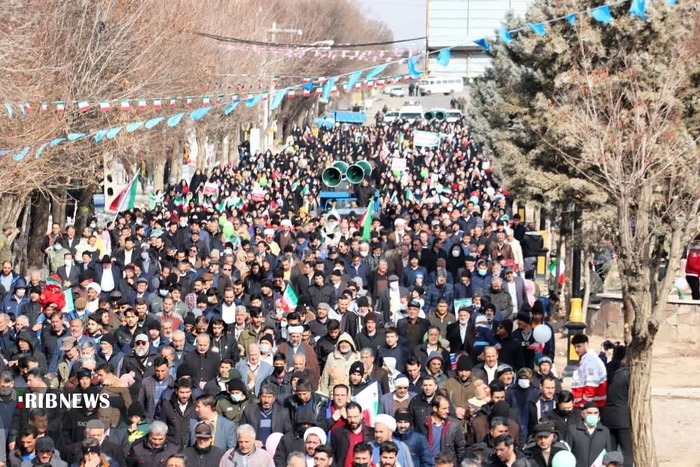 حضور مردم بوئین زهرا در راهیپمایی ۲۲ بهمن ۱۴۰۱